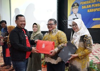 Kuatkan Peran Kecamatan Dalam Pembangunan Desa, Ini Harapan Bupati Gresik