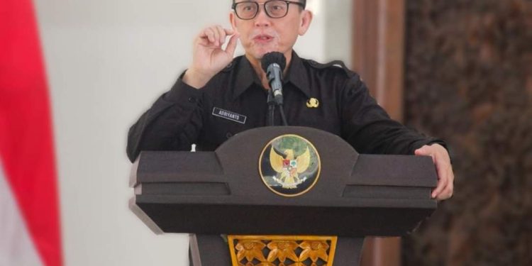 Hadiri Pembinaan Motivasi Bagi Pendidik, Pj Bupati Bojonegoro Berpesan Para GTT PTT dan GTY Harus Bekerja Lebih Baik