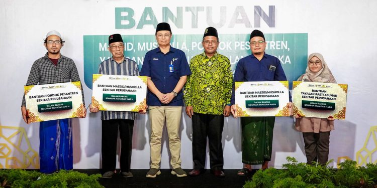 473 Orang Tua Hebat Di Wisuda Dari SOTH Kecamatan Bungah