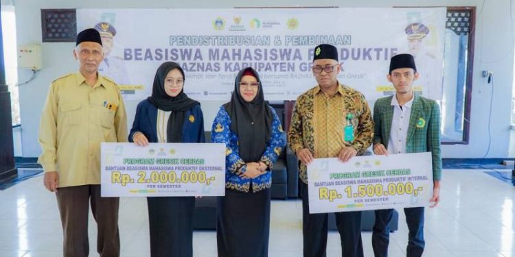 Peduli Pendidikan, Baznas Gresik Salurkan Ratusan Juta Untuk Beasiswa Produktif Mahasiswa Tahun 2024