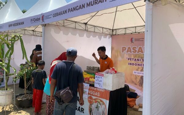 Warga Sambut Gembira Gerakan Pangan Murah yang Digelar Pemkab Bojonegoro