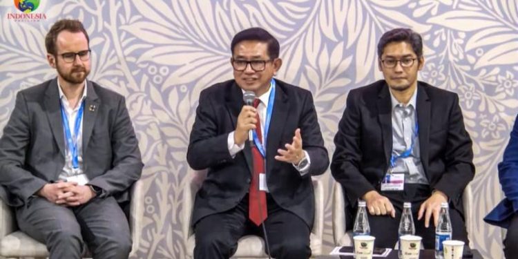 Komitmen Dorong Penggunaan Bahan Bakar Alternatif di Industri Semen, Direktur Utama SIG Donny Arsal Dianugerahi Top CEO Indonesia Awards 2024