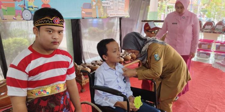 Momen Dukung Semangat Siswa, SLB Kemala Bhayangkari 2 Gresik Meriahkan Hari Disabilitas Internasional 2024