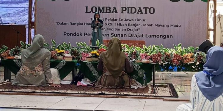 Terus Canangkan Penghijauan di Kabupaten Gresik, Wakil Bupati Ajak PPPK Menanam Pohon