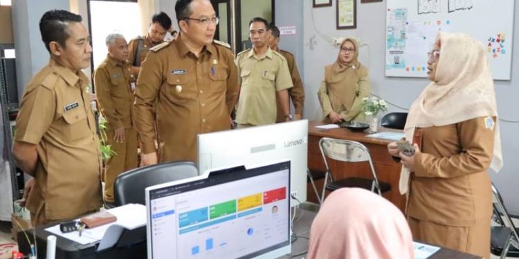 Optimalkan Serapan Tenaga Kerja Lokal, Wabup Sidak Kantor Disnaker Gresik