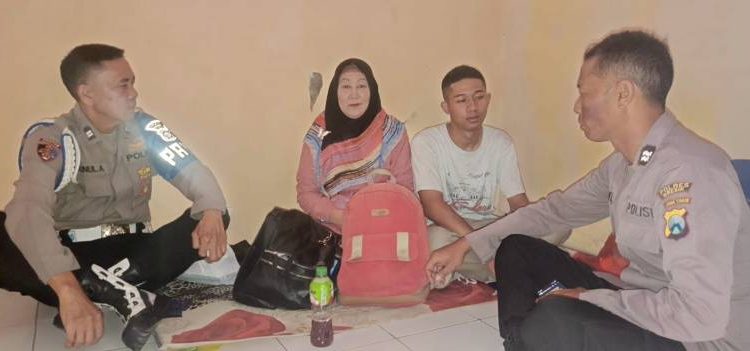 Aksi Cepat Tanggap, Polsek Wringinanom Berhasil Bantu Pemuda Asal Jakarta Diduga Kena Tipu dan Terlantar