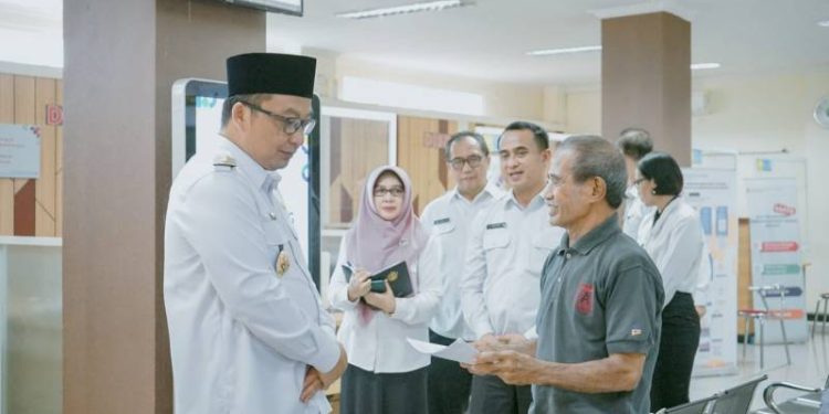 Kunjungi MPP, Wabup Gresik Berikan Apresiasi Kinerja DPMPTSP Gresik Yang Semakin Baik