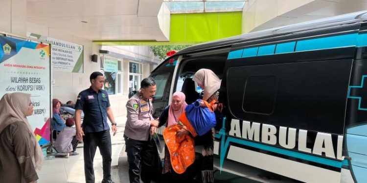 Tangis Haru Iringi Kedatangan Tim Kesehatan Polres Gresik, Bayi Mahesa Terselamatkan