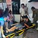 Polsek Driyorejo Bantu Evakuasi Orang Terlantar yang Tinggal di Pos Kamling Wedoroanom