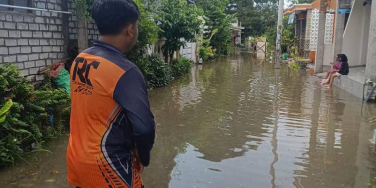 Curah Hujan Tinggi, Desa Bungah Gresik Terendam Banjir Akibat Luapan Bengawan Solo 