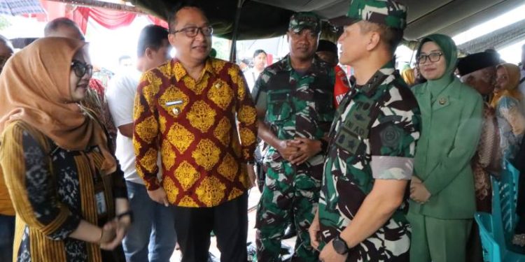 TMMD ke-124, Plt Bupati Asluchul Alif dan Aslog Panglima TNI Tinjau Desa Banter