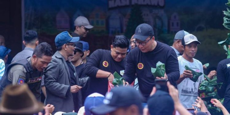 Plt Bupati dan Ketua DPRD Gresik Apresiasi Kolaborasi KWG Gelar Festival Nasi Krawu di Wisata Alam Gosari