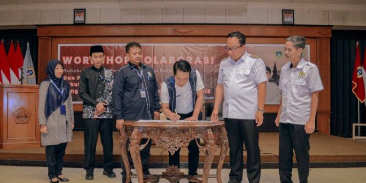 Tingkatkan Penyerapan Tenaga Kerja Lokal, Pemkab Gresik Jalin Kerja Sama dengan Fakultas Ekonomi Unigres