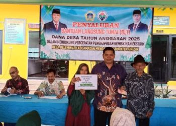 Pemdes Pelemwatu Salurkan BLT Untuk Percepatan Penghapusan Kemiskinan Ekstrim
