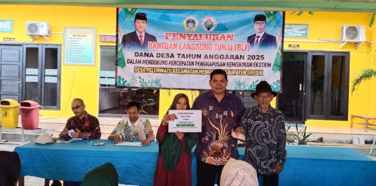 Pemdes Pelemwatu Salurkan BLT Untuk Percepatan Penghapusan Kemiskinan Ekstrim