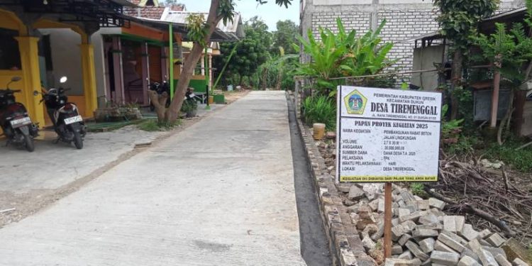 Penuhi Harapan Warga, Pemdes Tiremenggal Bangun JUT dan Dua Lapangan Bola Voly