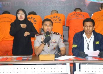 Polres Gresik Beri Tindakan Tegas Terukur Lima Tersangka Pencurian Modus Ganjal ATM, Beraksi di 48 TKP