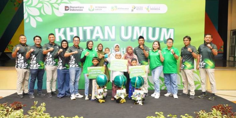 Petrokimia Gresik Gelar Sunatan Masal Gratis Untuk Anak Sekitar Perusahaan
