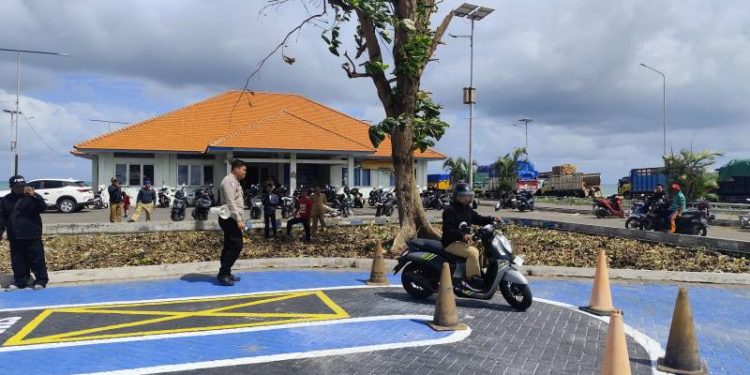 Dekatkan Pelayanan ke Masyarakat, Polres Gresik Buka Satpas Layanan SIM di Pulau Bawean