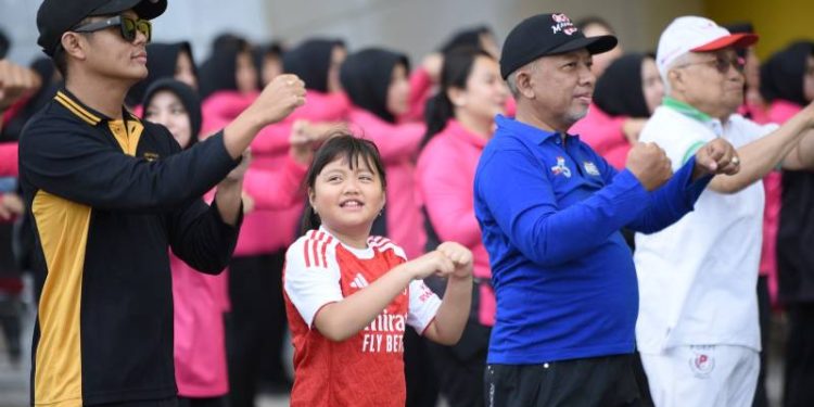 Perkuat Sinergi dan Kebersamaan di Hari Bhayangkara Ke-79, Polres Gresik Gelar Olahraga di Stadion Gejos