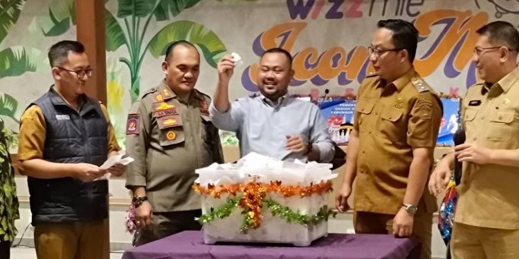 Kepatuhan Wajib Pajak di Gresik Meningkat, Bupati Bagikan Doorprize hingga Wacanakan Bangun Pusat AI