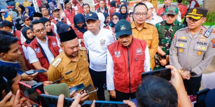 Bupati dan Wabup Gresik Dampingi Mensos Kunjungi Sekolah Rakyat, Tegaskan 3 Kunci Gagasan Presiden Prabowo