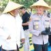 Polres Gresik Bersama Santri Tanam Jagung Serentak, Wujud Nyata Sinergi Jaga Ketahanan Pangan