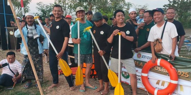 Berebut Piala Kapolres Gresik, 24 Tim Ambil Bagian Lomba Dayung Tradisional Gredek