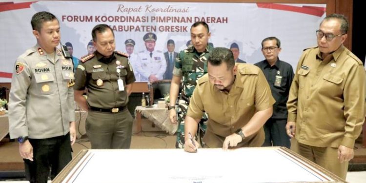Forkopimda Gresik Undang Pemilik Armada Angkutan Barang dan Galian C Teken Deklarasi Patuhi Jam Operasional