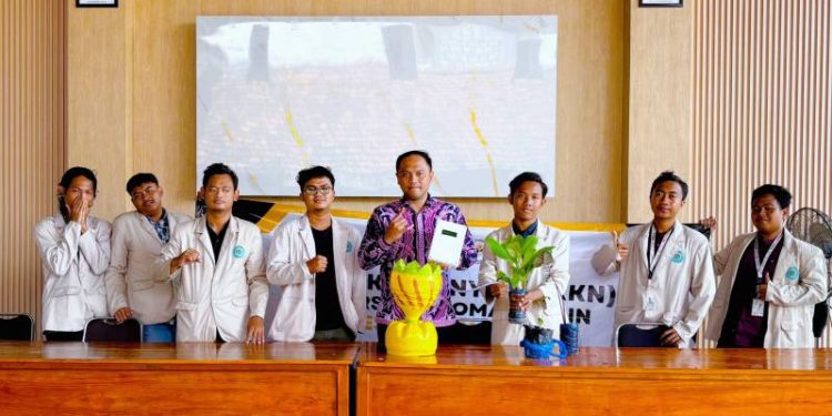 KKN di Desa Tebuwung, Mahasiswa Universitas Qomaruddin Hadirkan Alat Penyiram Tanaman Otomatis Berbasis AI