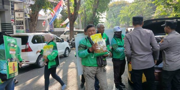 Polres Gresik Gelar Gerakan Pangan Murah, Ringankan Beban Ojol dan Warga