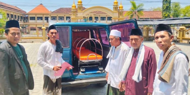Rumah Warga Jauh dari Pemakaman, Mohammad Aqib Rela Mewakafkan Mobilnya untuk Antar Jenazah