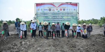 Dukung Swasembada Pangan Nasional, Polres Gresik Tanam Jagung Serentak