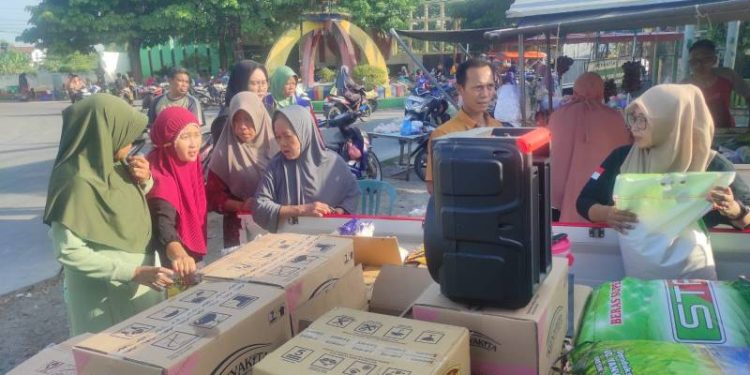Berjualan Sembako di Pinggir Jalan, KDMP Pangkahwetan Raih Omset Rp7 Juta
