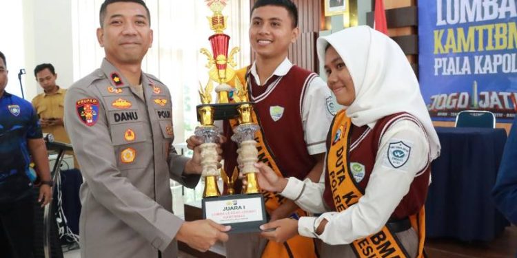 Polres Gresik Cetak Pelajar Cerdas dan Berkarakter, SMA Semen Gresik Juara 1 Cerdas Cermat Kamtibmas