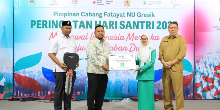 Bupati Gresik Dorong Fatayat NU Mandiri, Berkarya, Bermartabat Melalui Penguatan Pemberdayaan Perempuan