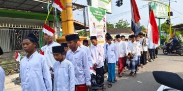 Ponpes Modern Almiftah Mojopuro Wetan Bungah Gelar Kirab Hari Santri Nasional 2025