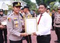 Wujud Apresiasi, Kapolres Gresik Beri Penghargaan kepada 25 Personel dan Warga yang Berdedikasi
