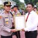Wujud Apresiasi, Kapolres Gresik Beri Penghargaan kepada 25 Personel dan Warga yang Berdedikasi