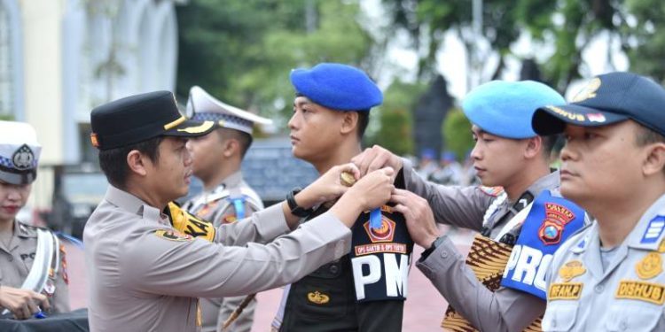 Apel Gelar Pasukan Operasi Zebra Semeru 2025, Polres Gresik Tegaskan Komitmen Keselamatan Jalan Raya