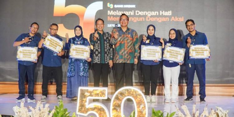 HUT Bank Gresik ke-50, Wakil Bupati Asluchul Alif Dorong Komitmen Pelayanan Terbaik dan Inovasi