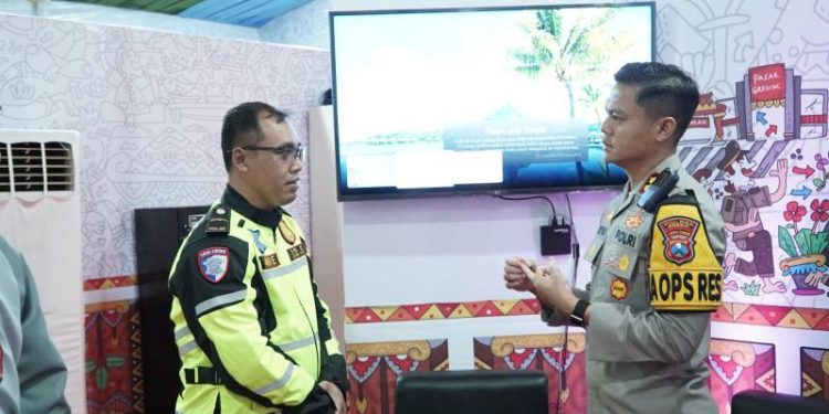 Pastikan Keamanan Nataru, Kapolres Gresik Pantau Langsung Kesiapan Pos Pelayanan Gress Mall