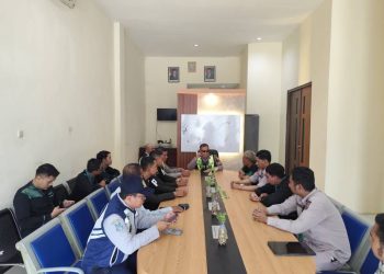 Tingkatkan Kamseltibcarlantas, Satlantas Polres Gresik Edukasi Driver Trans Jatim Lewat “Polantas Menyapa”