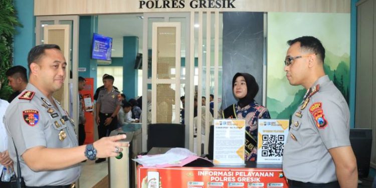 Pastikan Warga Nyaman, Kapolres Gresik AKBP Ramadhan Cek Langsung Layanan Publik