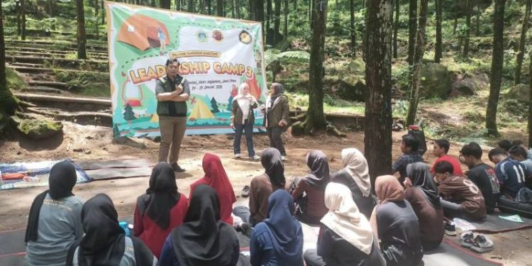 25 Pelajar Tangguh Smelting Ikuti Leadership Camp di Alam Pacet