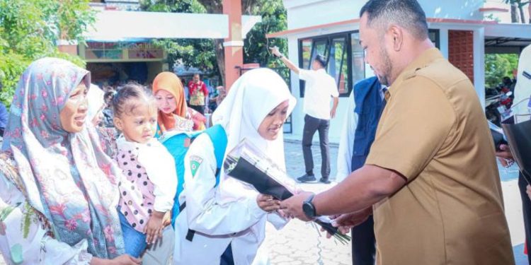 Kabupaten Gresik Raih Penghargaan Opini Kualitas Tertinggi dari Ombudsman RI