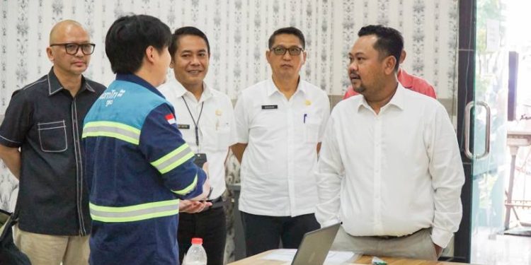 Bupati Yani Sapa Pelamar Kerja di Disnaker, Perkuat Peran Disnaker sebagai Hub Penyerapan Tenaga Kerja Lokal