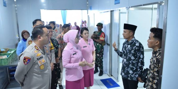 Menuju Indonesia Emas 2045, Prabowo Subianto Groundbreaking SPPG Polri, SPPG Bedilan Gresik Ikut Diresmikan