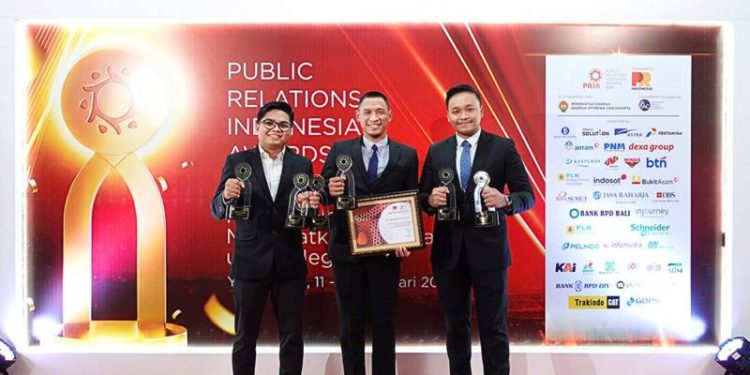 Konsisten dan Optimal Dalam Mengelola Komunikasi, Petrokimia Gresik Dinobatkan Sebagai Institusi Teladan Kehumasan