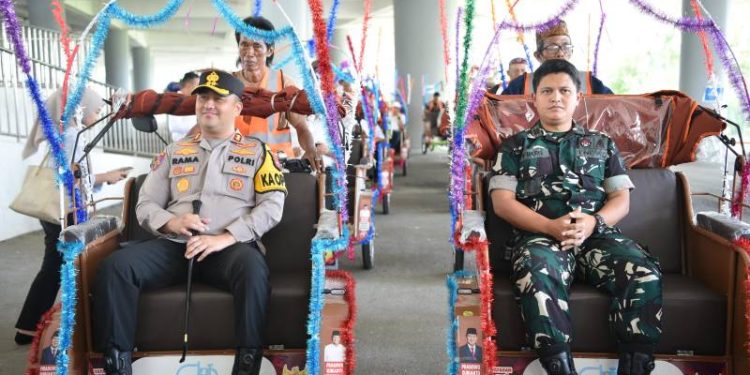 Kirab Adipura 2026 Meriah, Kapolres Gresik dan Forkopimda Kompak Naik Kendaraan Listrik